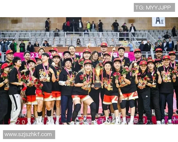 广东女篮以94分的精彩表现夺得比赛胜利展现强大实力和团队合作精神